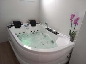 Apartamentos De la Haya & Suite con Jacuzzi, junto al Teatro Romano